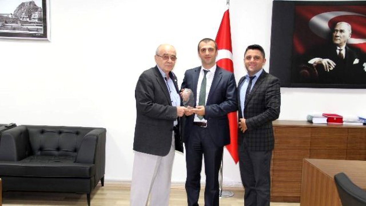 Türk Kızılay\'ından Afyonkarahisar Kamu Hastaneler Birliği Genel Sekreterliğine Ziyaret