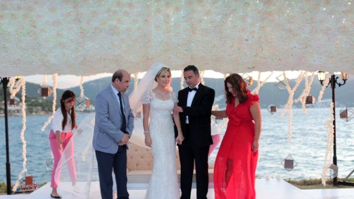 Ürdünlü Aile Ada Kapatıp Düğün Yaptı