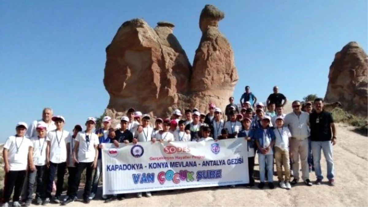 Vanlı Öğrencilerin 4 Günlük Gezisi Kapadokya ile Başladı