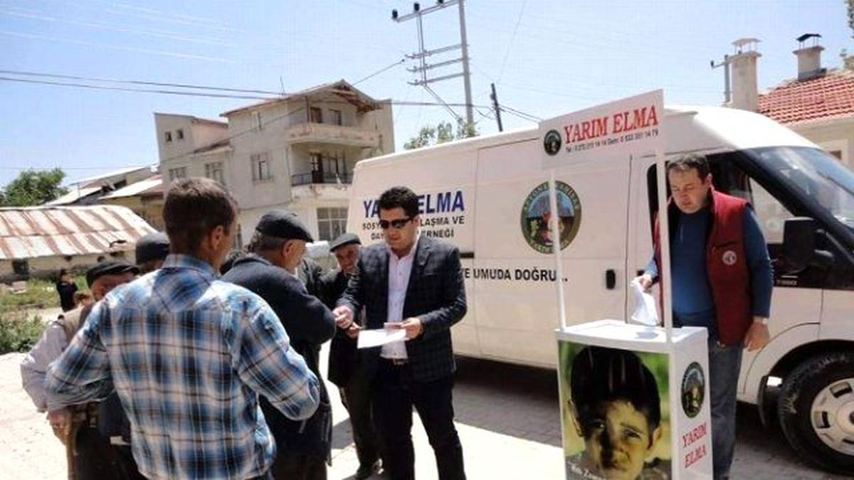 Yarım Elma Derneği Ramazan Ayı Yardımlarını Hazırladı