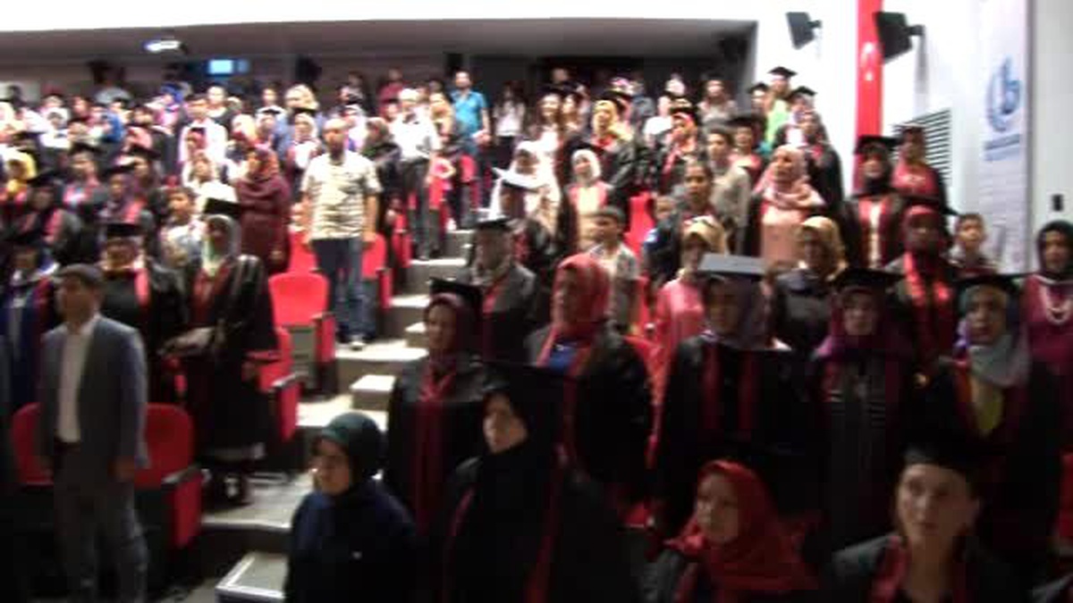 336 Anne ?kep Atarak? Mezuniyetlerini Kutladı