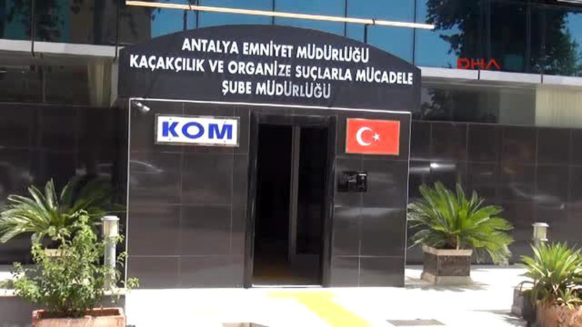 Antalya Üniversitede \'Yolsuzluk\' Operasyonu 75 Gözaltı