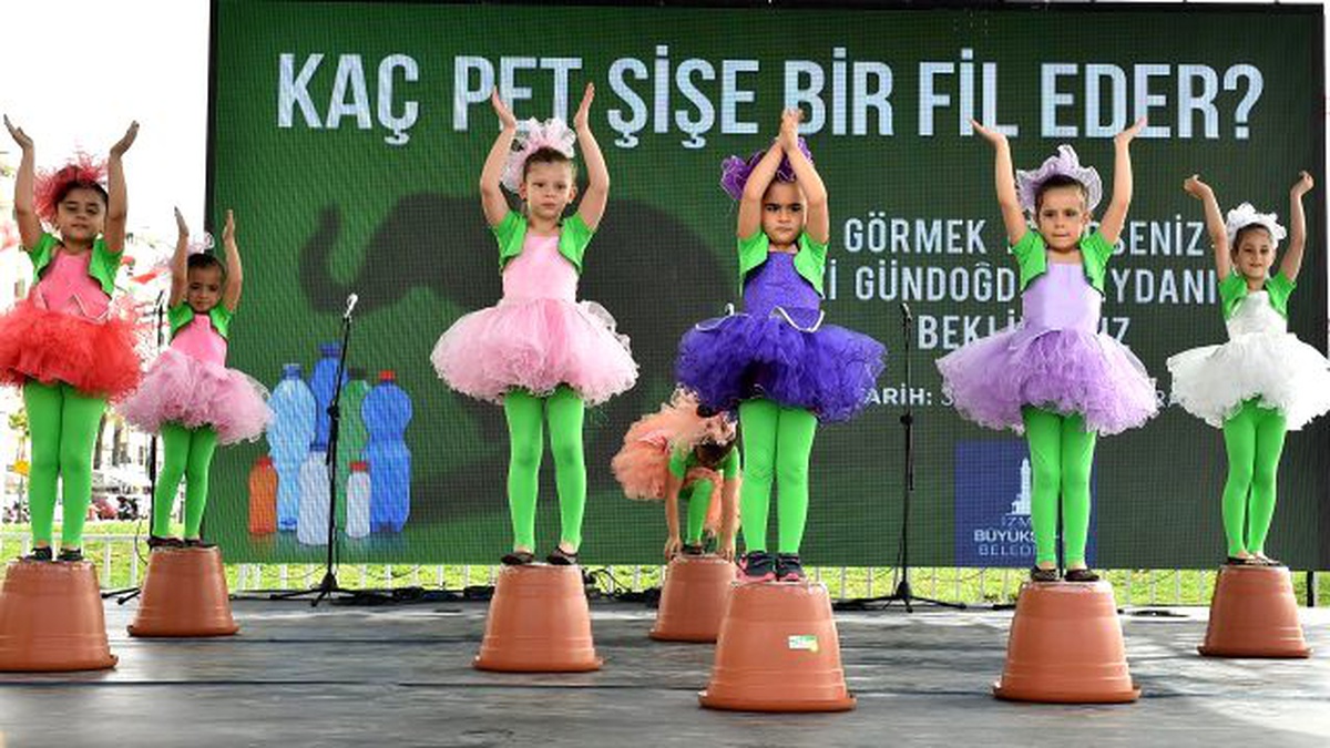Atık piller kumbaraya, pet şişeler heykele!