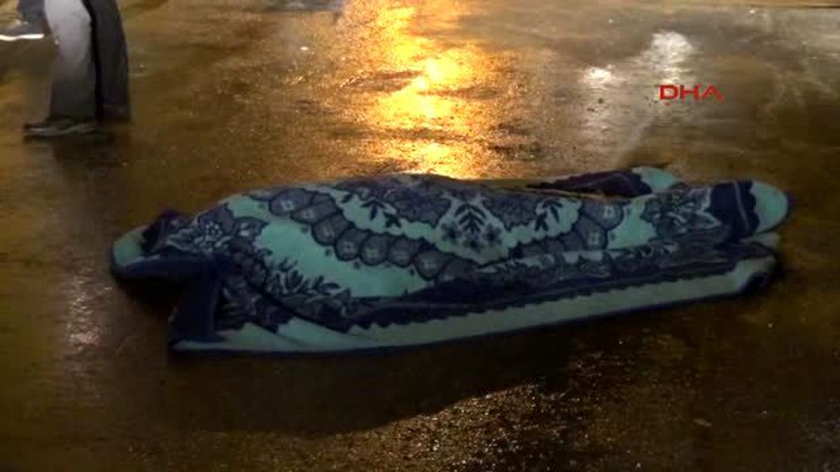 Bursa Dengesini Kaybeden Yaşlı Adam Üçüncü Kattan Düştü