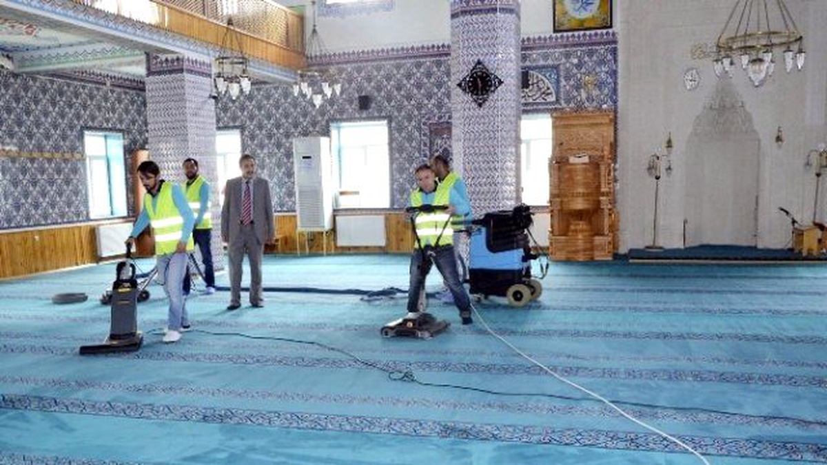 Erzurum\'da Camiler Ramazan\'a Hazırlanıyor
