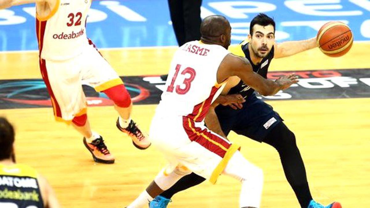 Fenerbahçe, Galatasaray Odebank'ı 82-75 Yenerek Finale Yükseldi