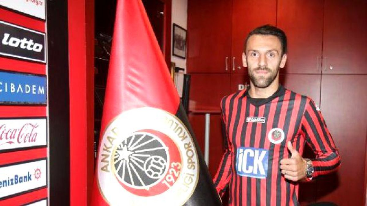 Gençlerbirliği Vedat Muriç\'e 3 Yıllık İmza Attırdı