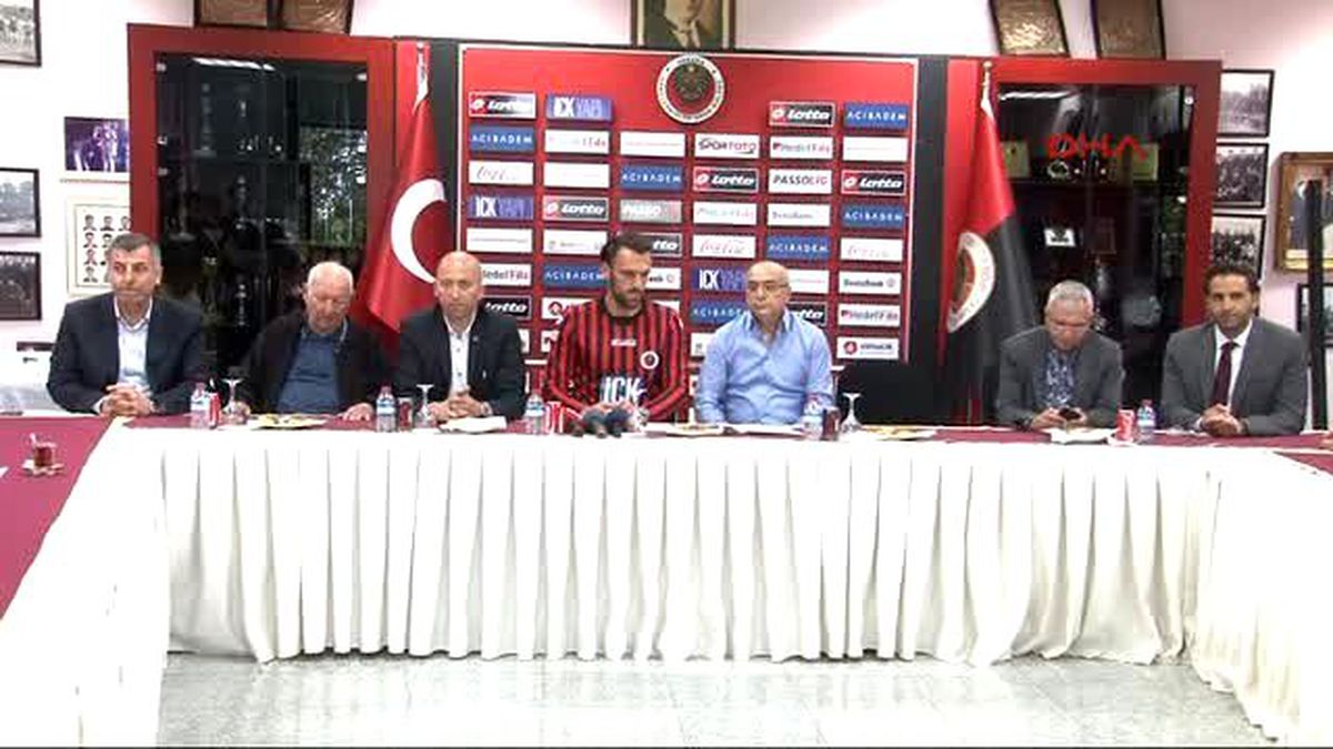 Gençlerbirliği Vedat Muriç\'e 3 Yıllık İmza Attırdı
