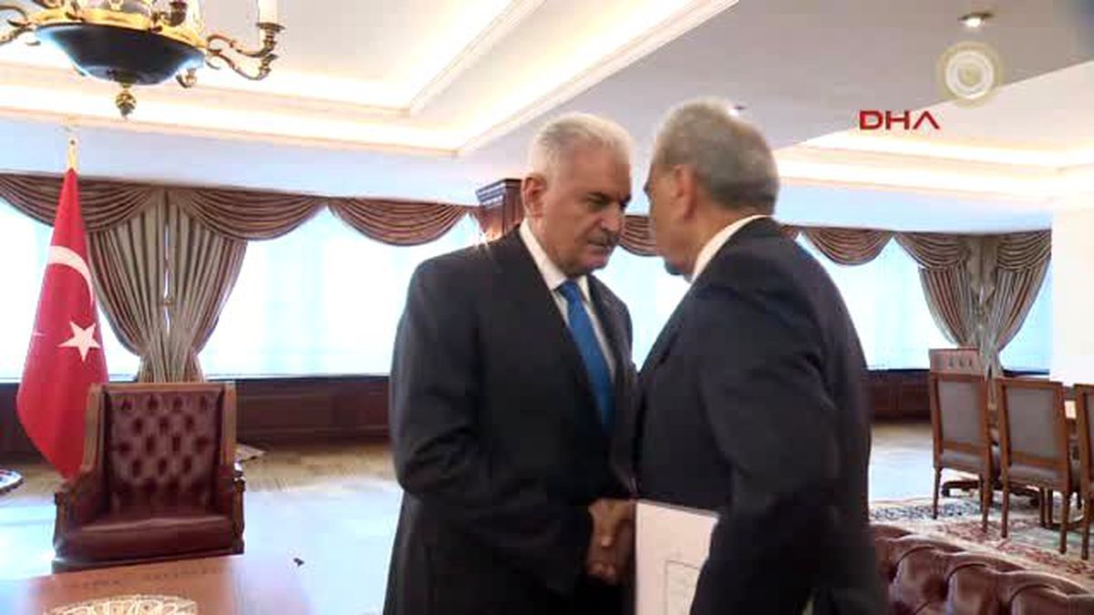 İzmir Başbakan Binali Yıldırım, Vali Mustafa Toprak ve Medya Temsilcileriyle Görüştü