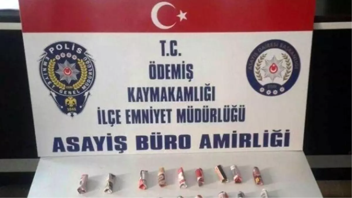 İzmir\'de Bir Evde Uyuşturucu Madde Ele Geçirildi