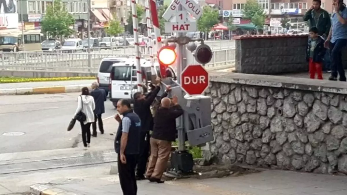 Demiryolu Geçidine İpli Çözüm