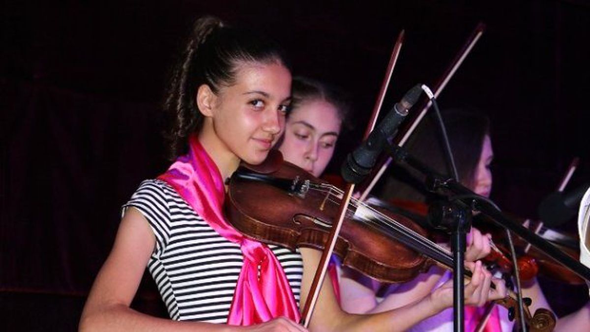 Sahne Sırası Minik Öğrencilerde