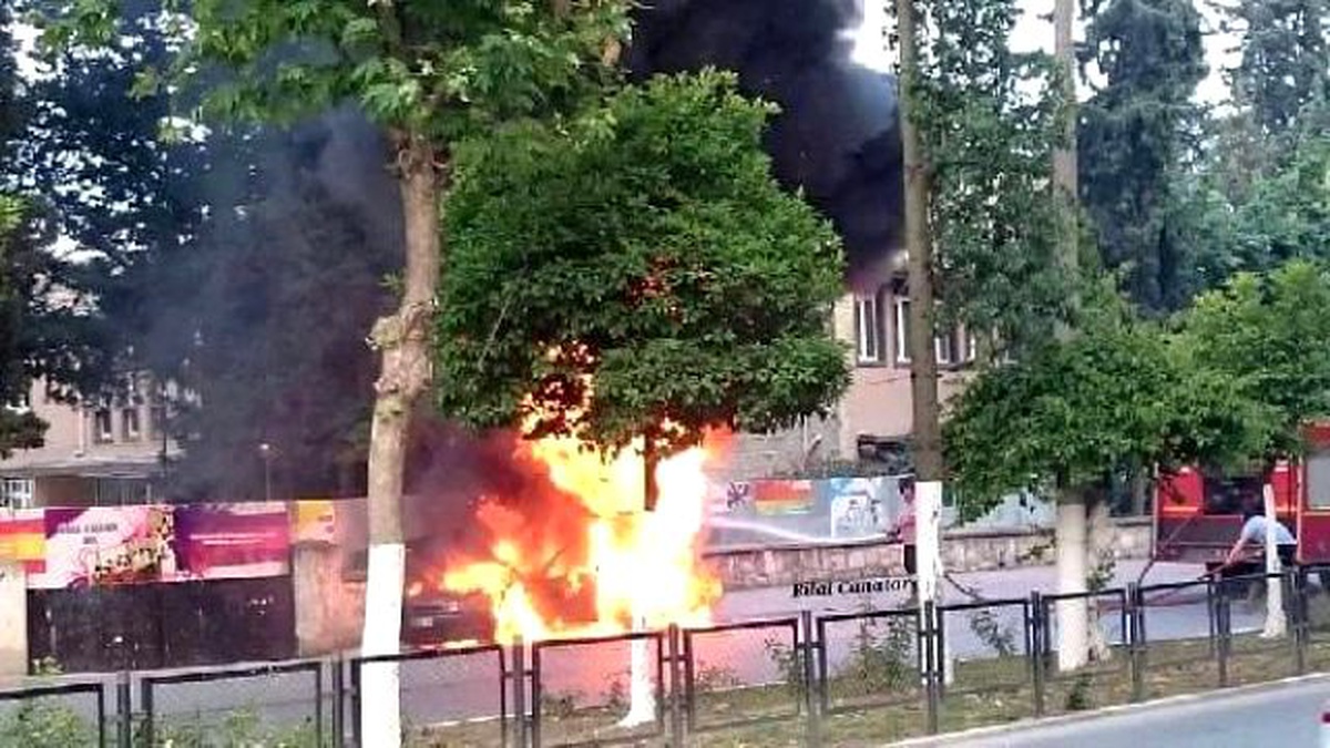 Seyir Halindeyken Alev Alan Lpg\'li Otomobil, Cayır Cayır Yandı