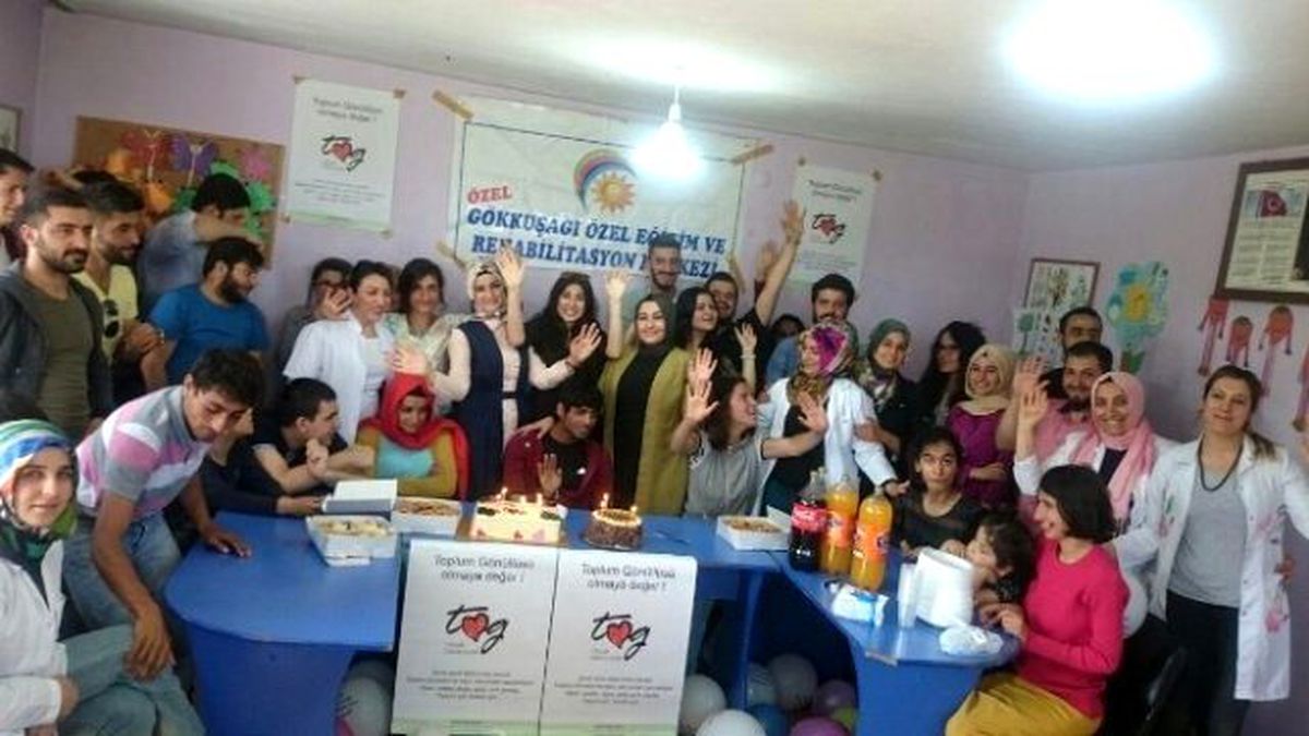 Toplum Gönüllüleri Engellilerle Buluştu