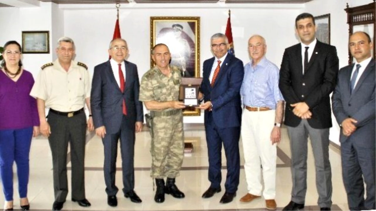 Türk Kızılayı Adana Şubesinden Jandarma Komutanlığına Ziyaret