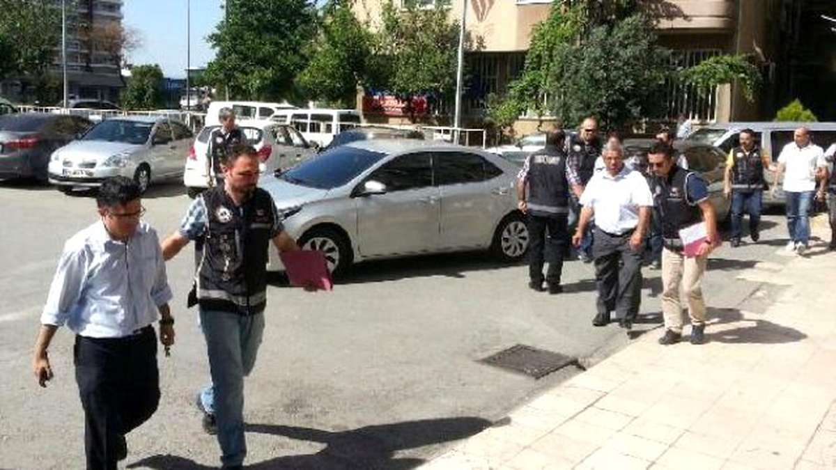 Aydın\'da Fetö/pdy Operasyonu: 10 Gözaltı