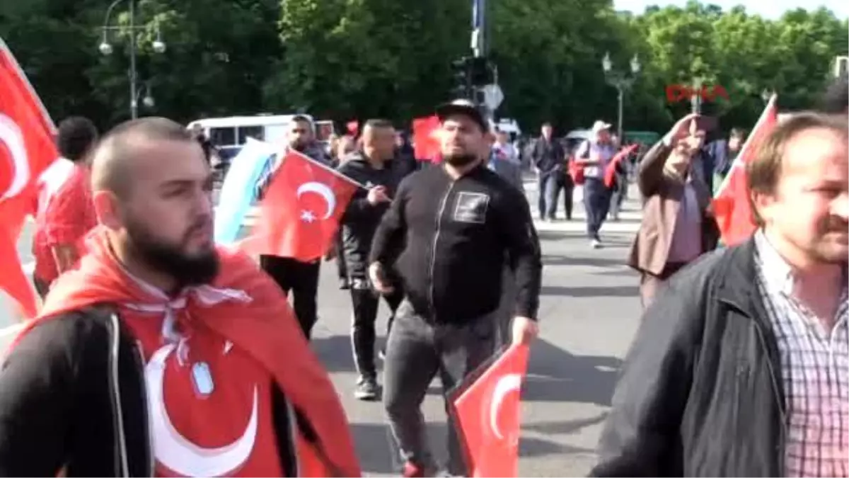 Berlin\'de Sözde ?ermeni Soykırımı? Karar Tasarısı Protestosuna Yoğun Katılım