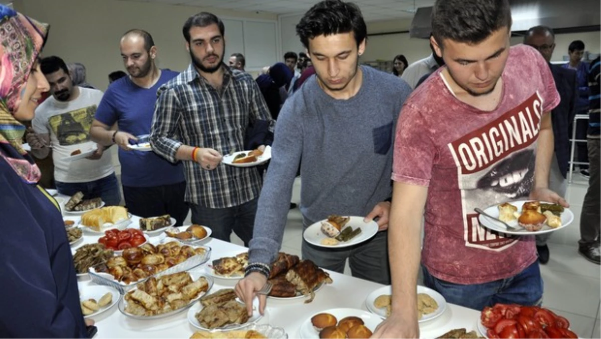 Ders Çalışana Pasta ve Börek