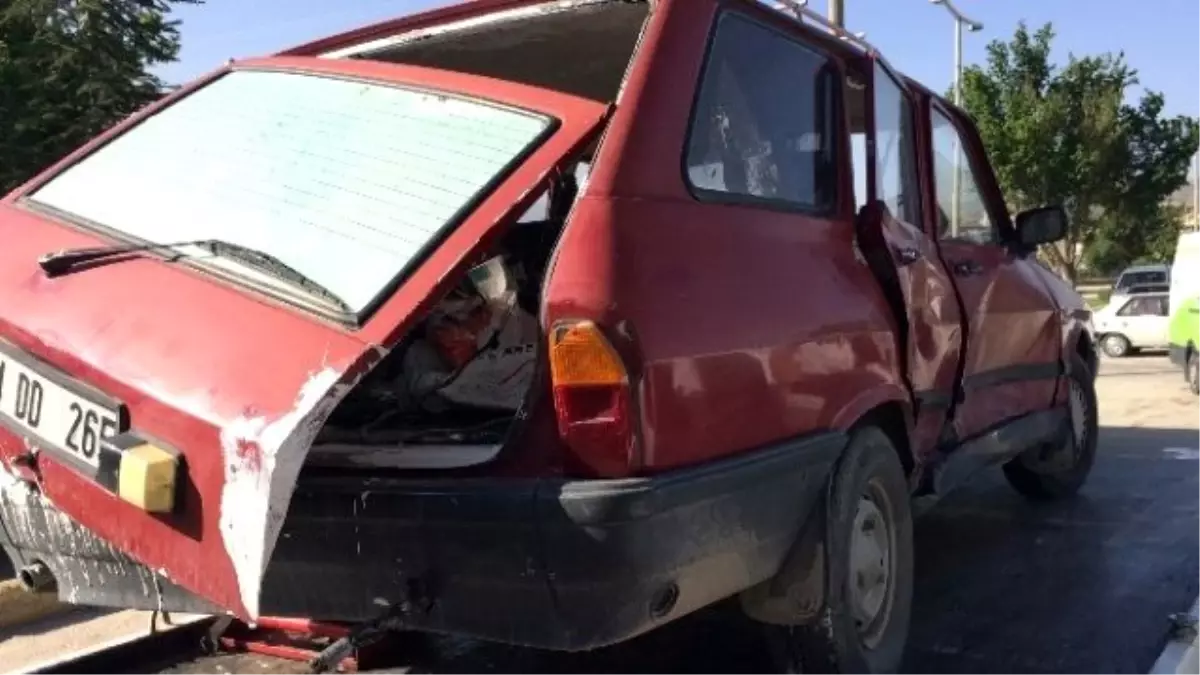 Elazığ\'da Trafik Kazası: 2 Yaralı