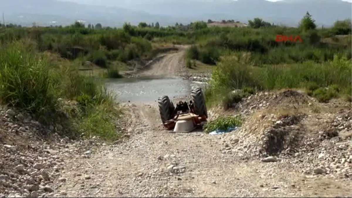 Fethiye Devrilen Traktörün Altında Ezilen Eşini Kurtaramadı