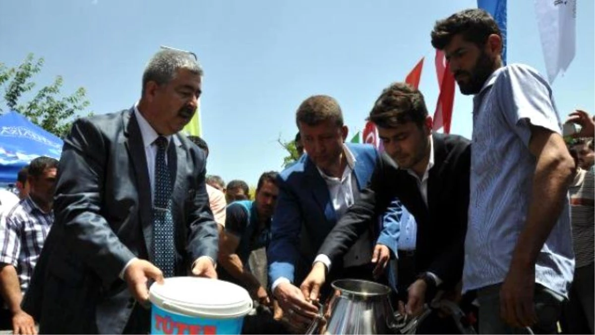 Gaziantep\'te 200 Çiftçi Kadına Süt Sağma Makinesi