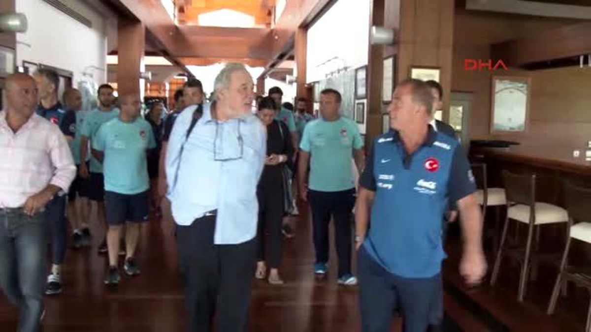 İlber Ortaylı, A Milli Takım Kampını Ziyaret Etti