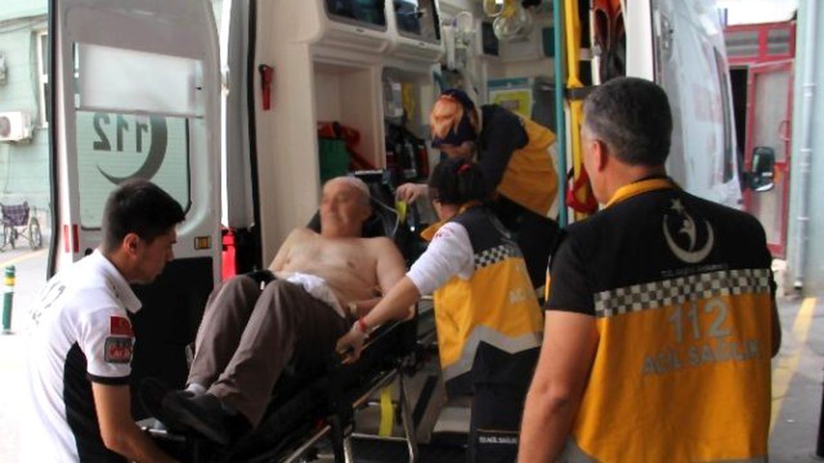 Kayınpederini Okey Oynarken Sırtından Bıçakladı