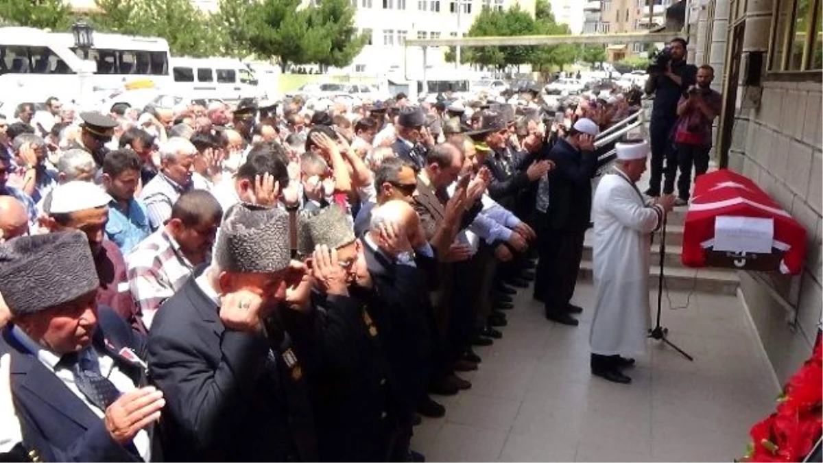 Kıbrıs Gazisi, Askeri Törenle Son Yolculuğuna Uğurlandı