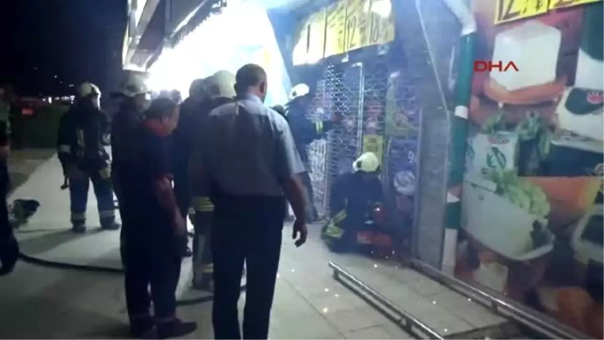 Markette Yangın Çıktı, Dışarı Çıkmak Yerine Çekim Yaptı