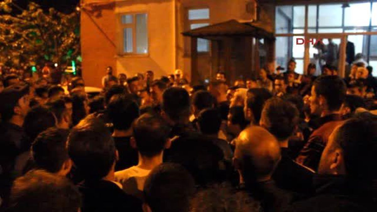 Kütahya Tavşanlı\'da Polis Kalabalığı Biber Gazıyla Dağıttı