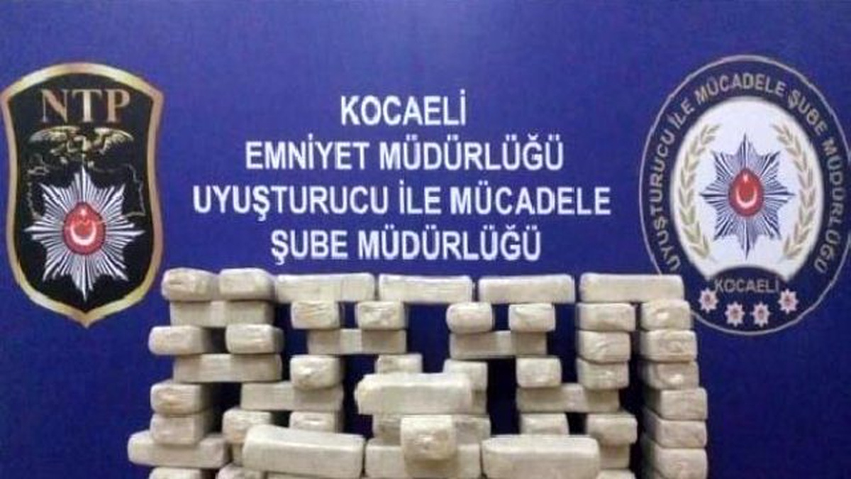 Otobüsün Yakıt Deposundan 41 Kilo 400 Gram Eroin Çıktı