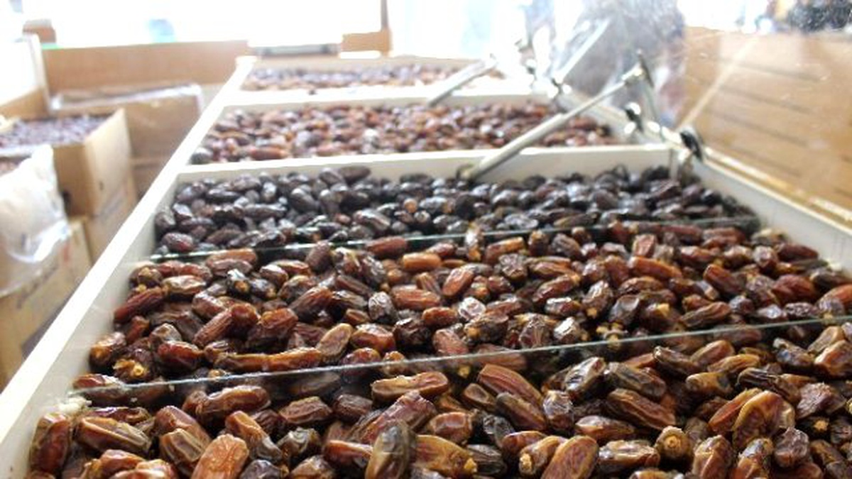 Hurma Tezgahtaki Yerini Aldı