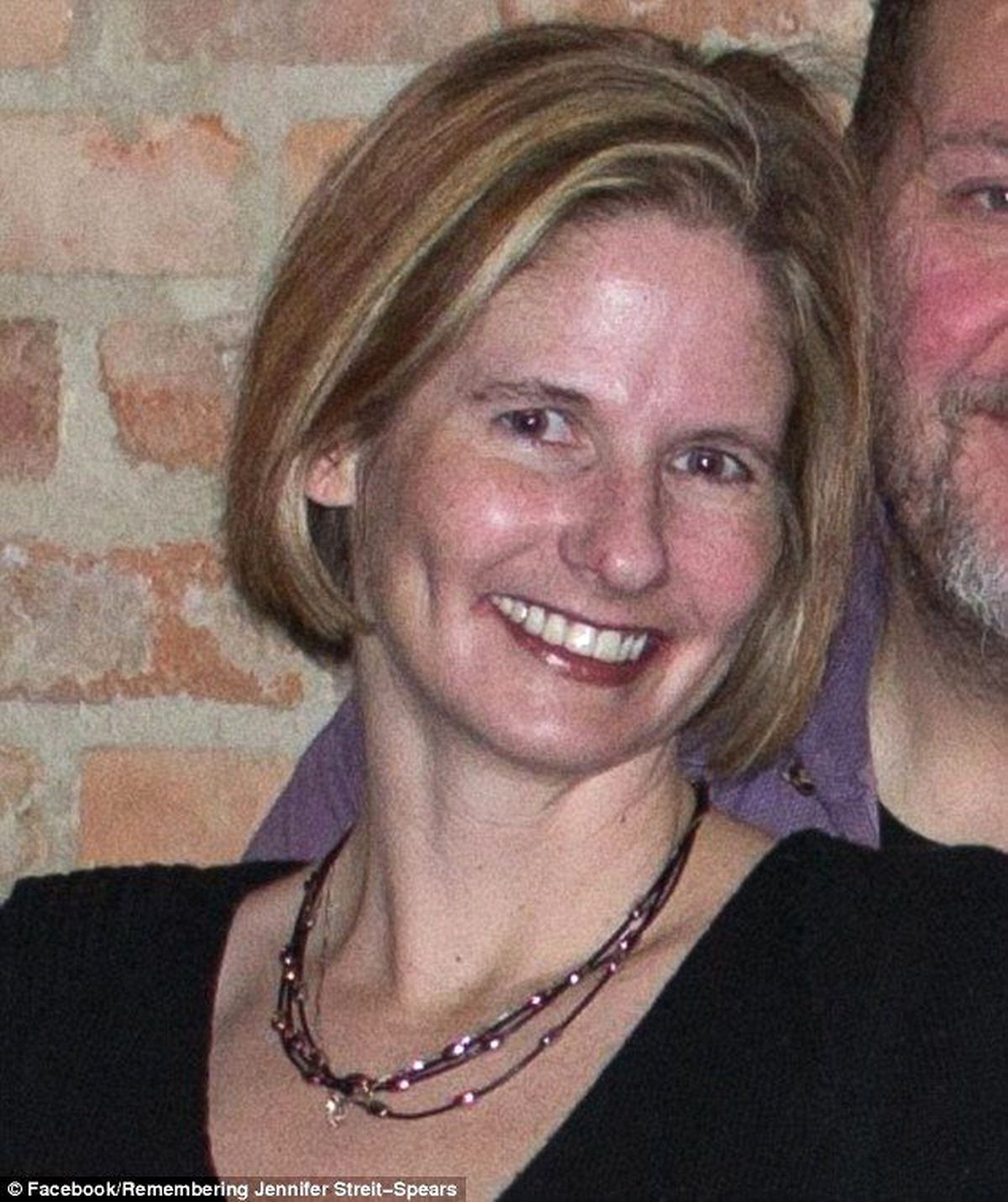 Teksas'lı Adam Kız Arkadaşını Öldürüp Fotoğrafını Facebook'ta paylaştı