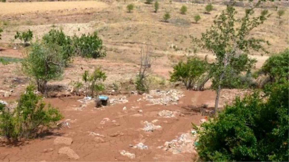 Vali Tapsız, Selden Zarar Gören Köylerde İncelemelerde Bulundu