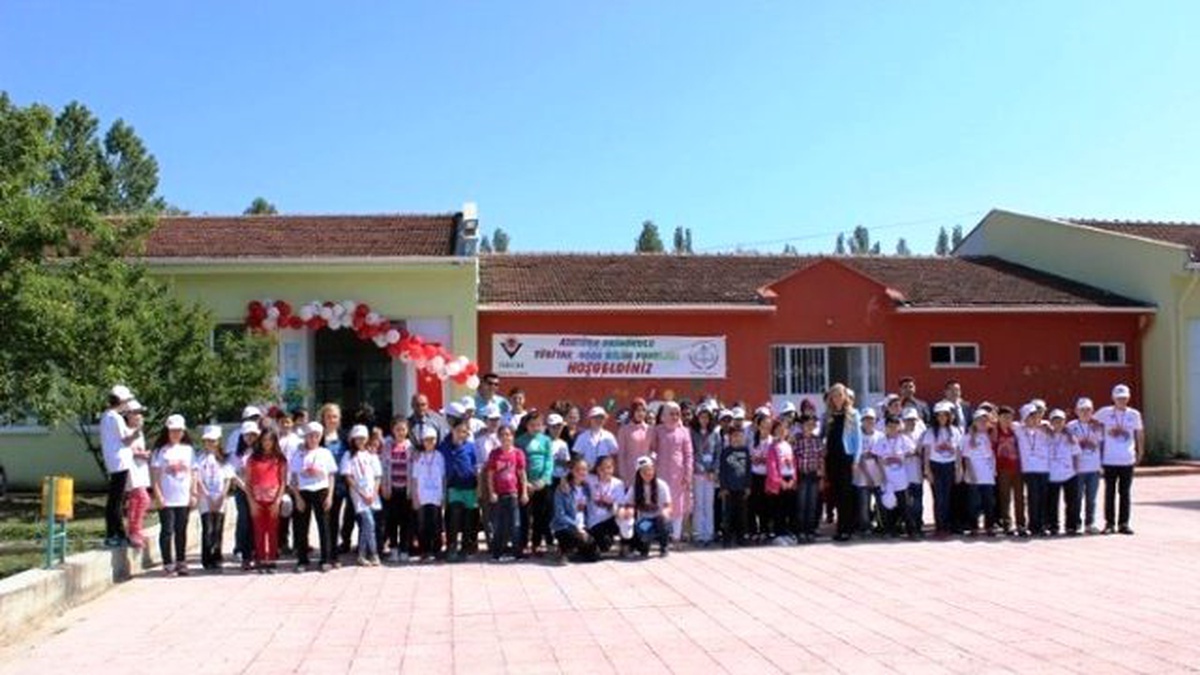 Yenipazar\'da Tübitak Bilim Fuarı Açıldı