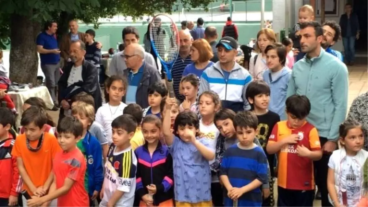 Zonguldak Tenis Deniz Spor Kulübünde Madalyalar Göz Kamaştırdı