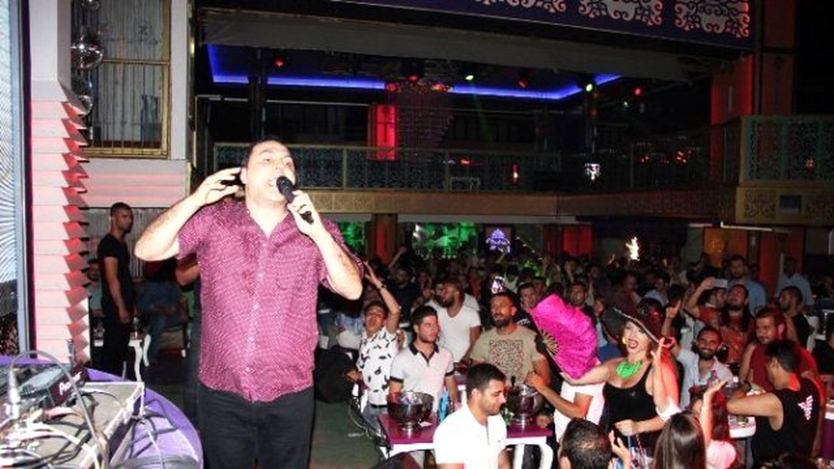 Arto, Serdar Ortaç\'ın Videosunu Kulüptekilerle Paylaştı