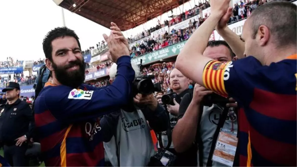 Barcelona Sportif Direktörü: Arda Turan Takımda Kalacak