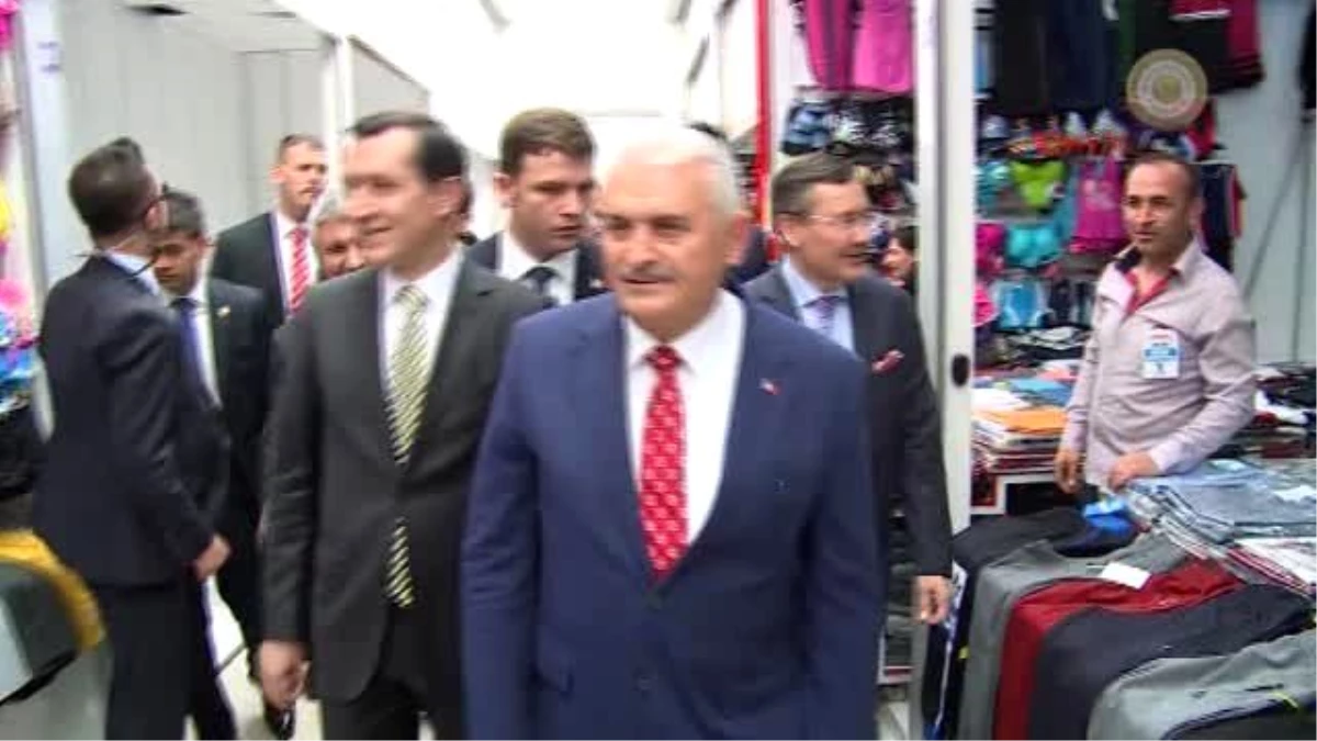 Başbakan Yıldırım Osmanlı Halk Pazarı\'nı Gezdi