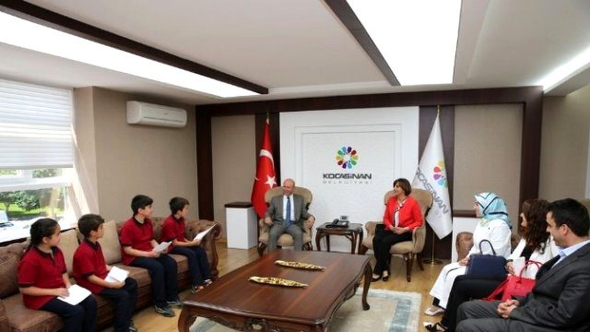 Başkan Çolakbayrakdar\'a Miniklerden Dev İlgi