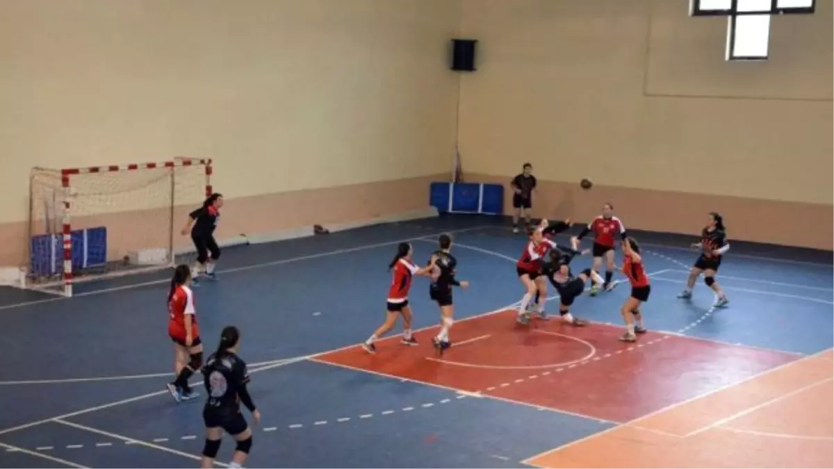 Batmanlı Genç Kızlar Voleybol\'da Bölge Birincisi Oldu