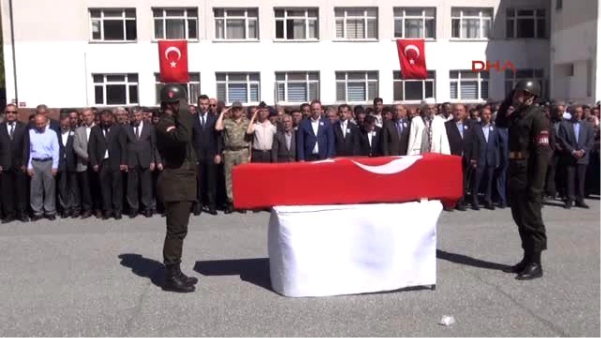 Bitlis\'te Şehit Köy Korucusu İçin Tören