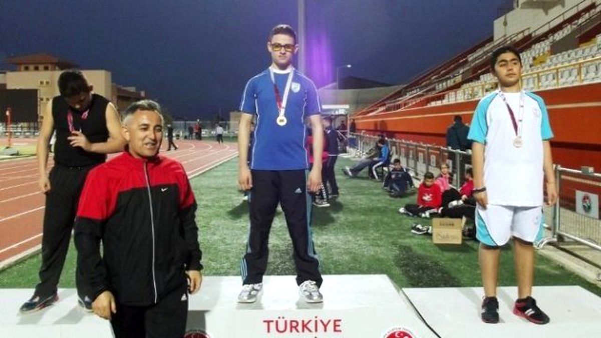 Görme Engelli Sporcular Atletizmde Rekor Kırdı