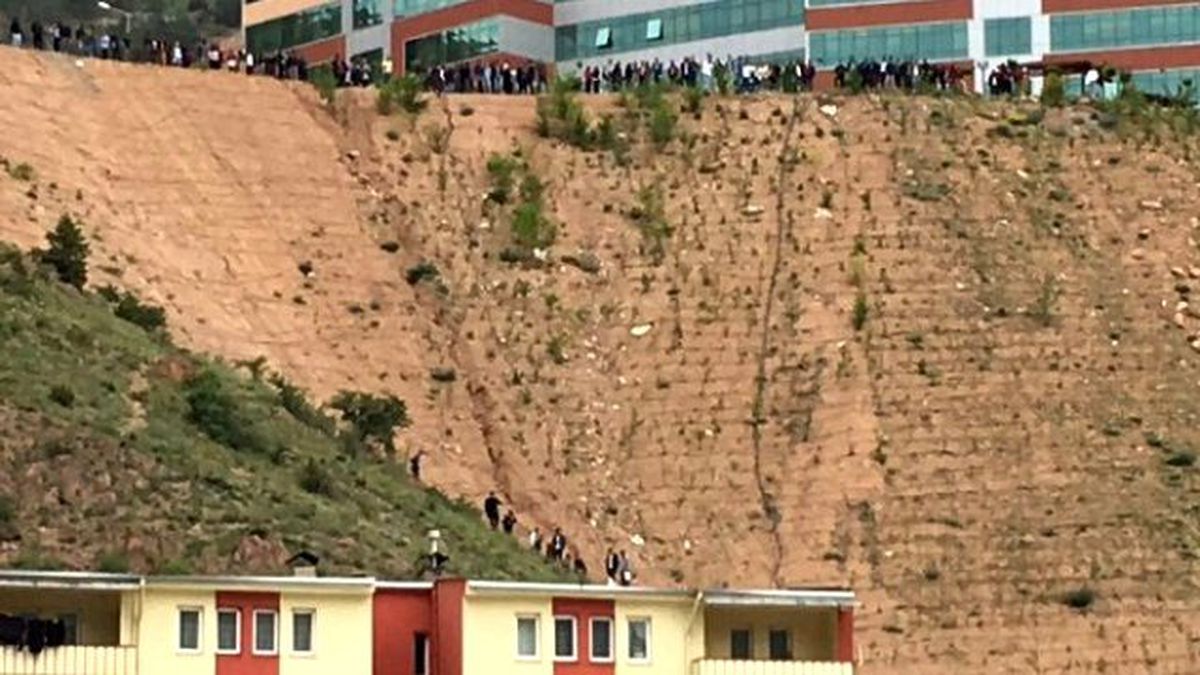 Gümüşhane Üniversitesi'nde Kız Öğrenci Uçurumdan Yuvarlandı