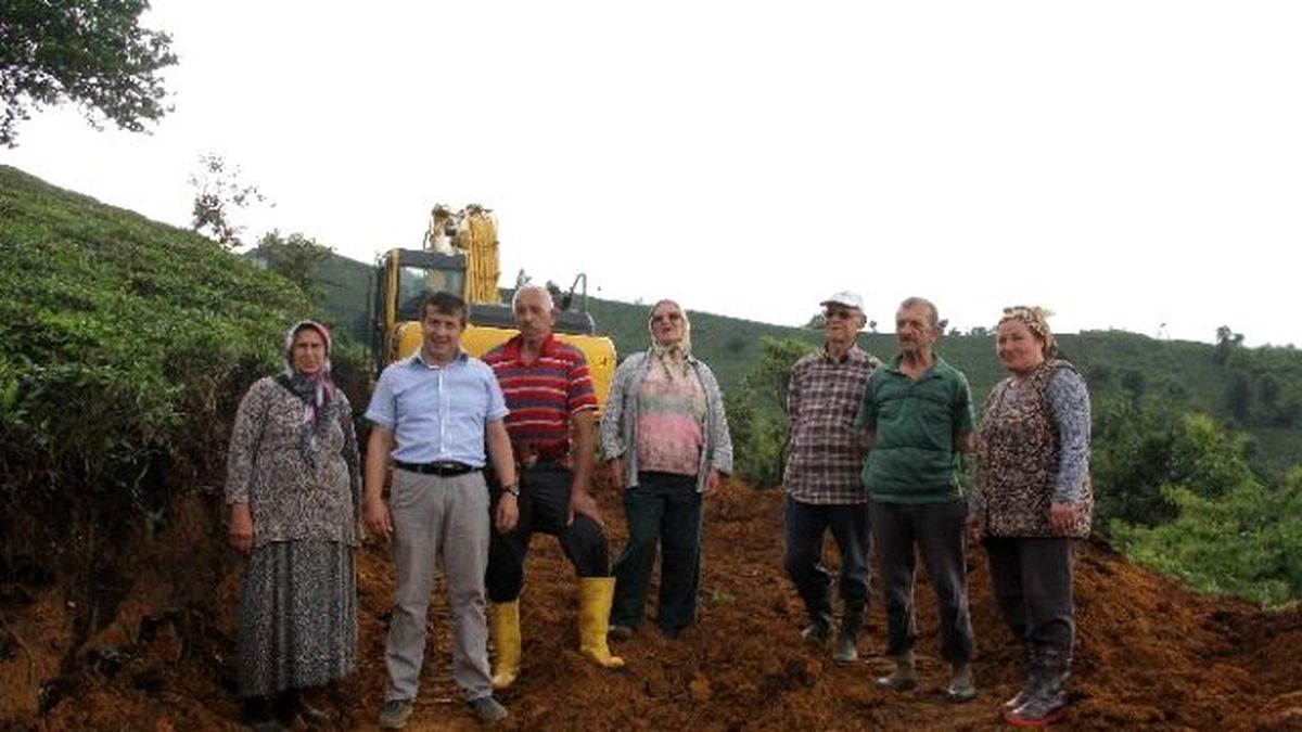 Hac Kurası Çıkmayınca Biriktirdiği Para ile Mahallesine Yol Yaptı