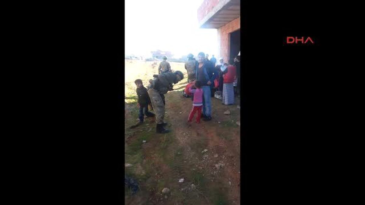 Küçük Çocuğun Elini Nefesiyle Isıtan Binbaşı, Patlamada Gözünü Kaybetti