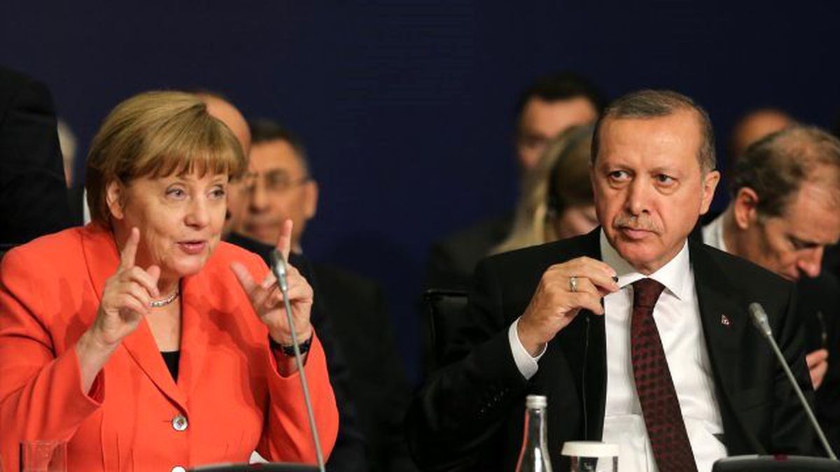 Merkel'den 'Soykırım' Yasasına İlk Açıklama Geldi