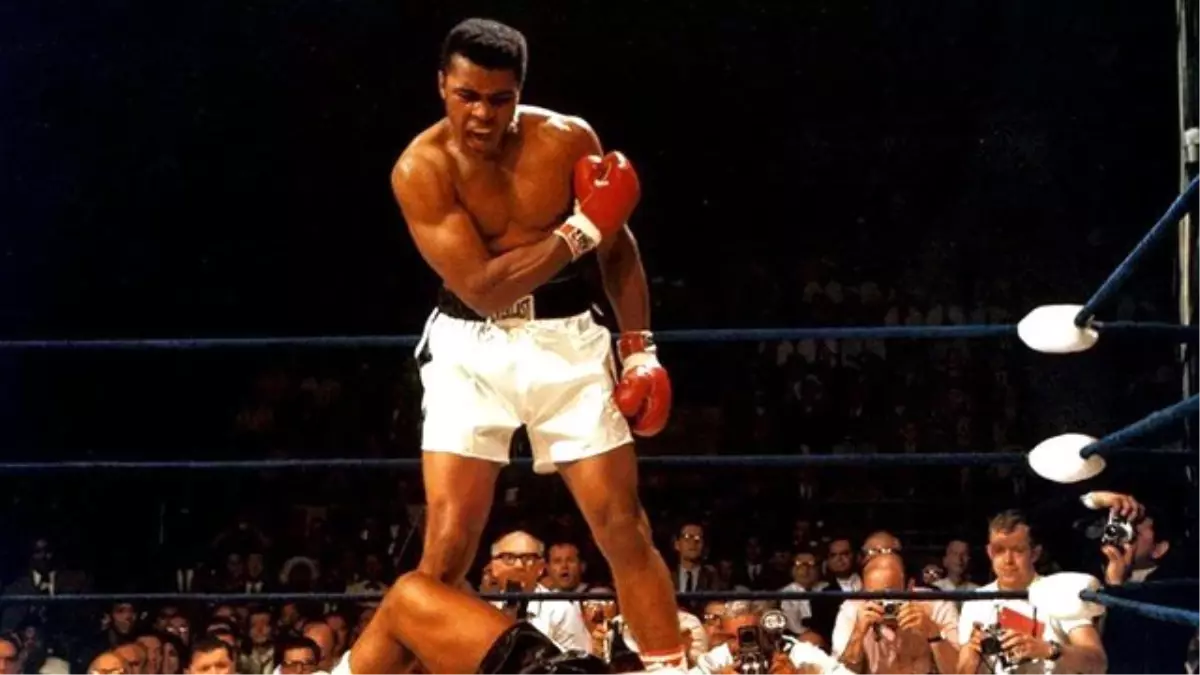 Efsane Boksör Muhammed Ali Hastaneye Kaldırıldı