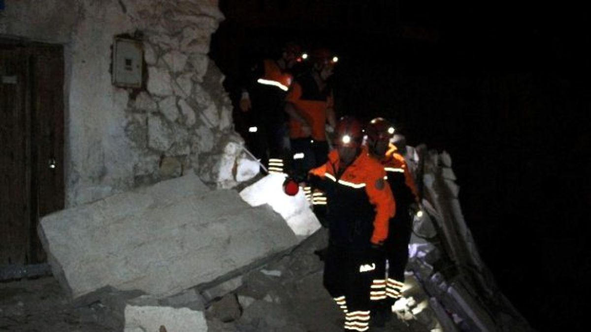 Nevşehir\'de Ev Çöktü: 9 Yaralı