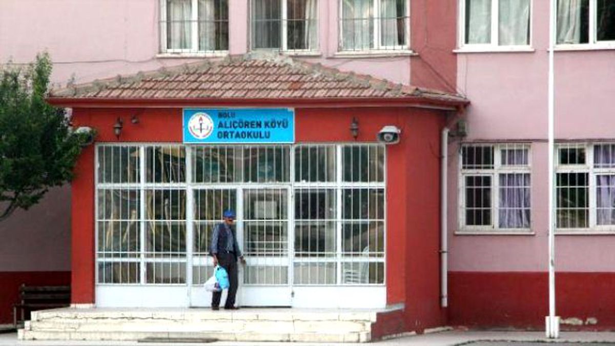 Öğrencilere Şiddet Uyguladığı İddia Edilen Öğretmene Soruşturma